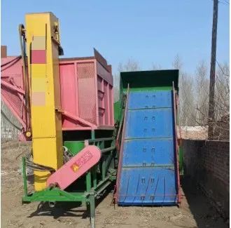 90后借錢也要買“賺錢利器”—中聯收獲花生機 518-6.jpg